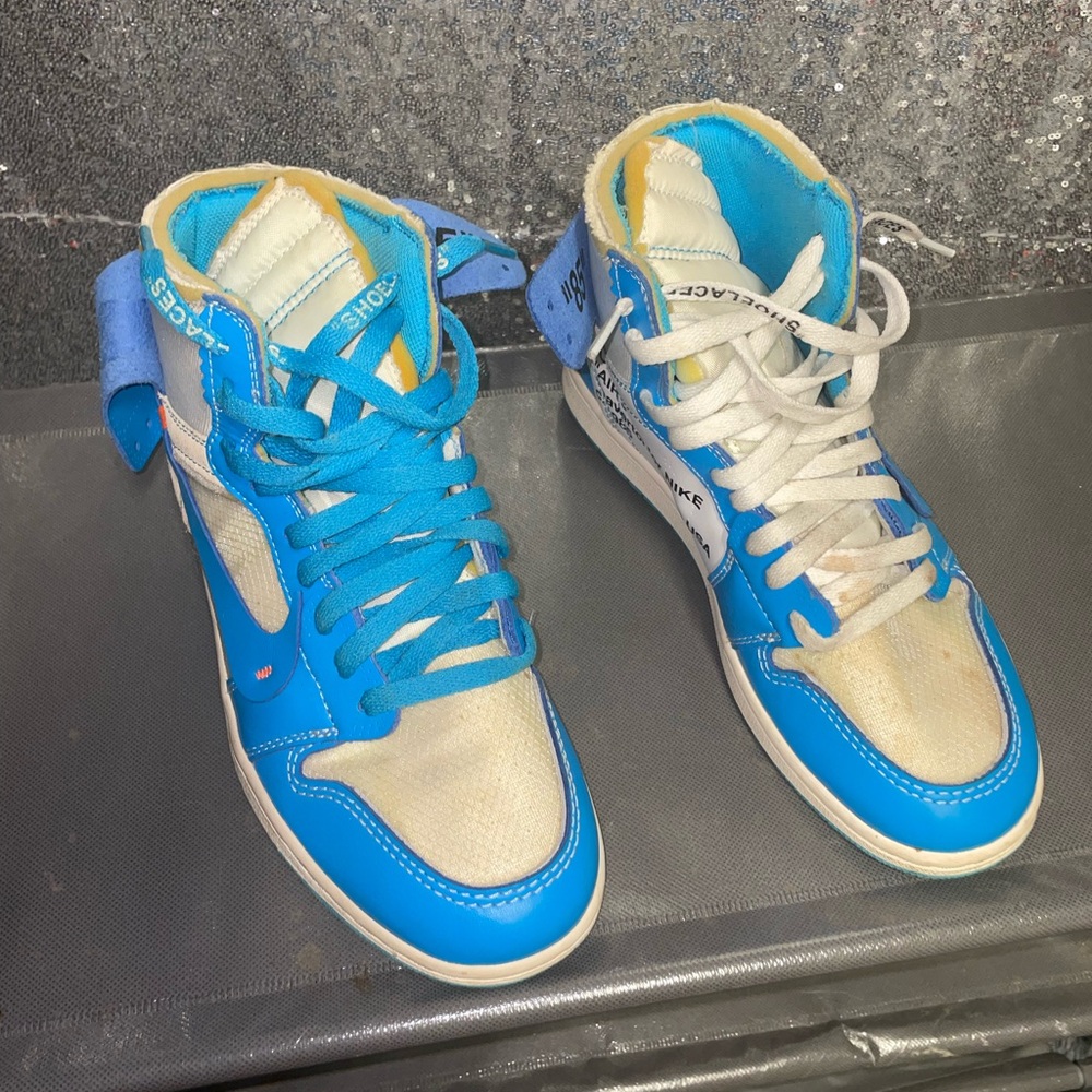 Air Jordan “Off White” Dunks worn twice